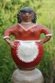 Keramikfigur Frau Stele